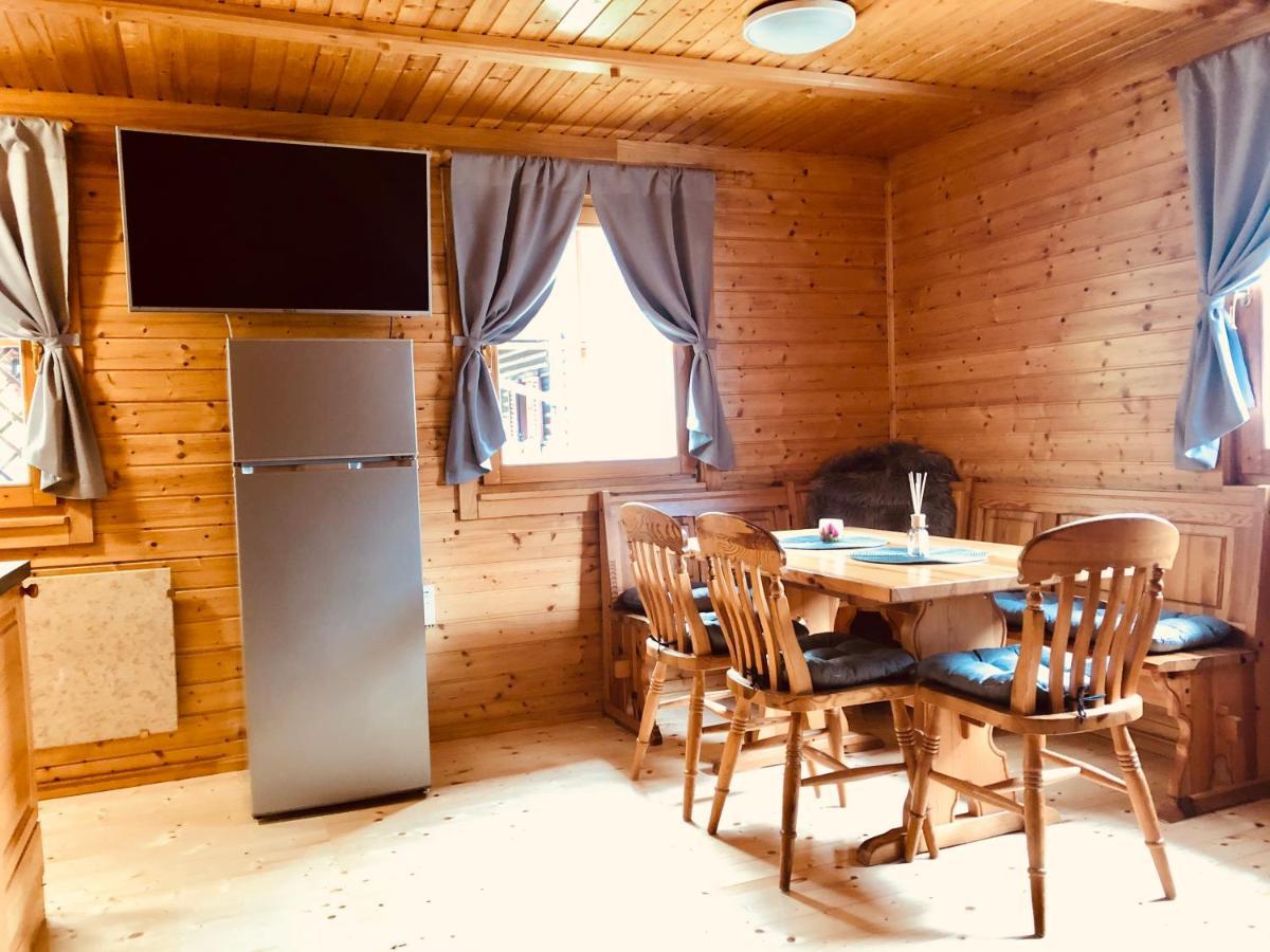 Holiday Cottage Krishtan ポドチェトルテク エクステリア 写真