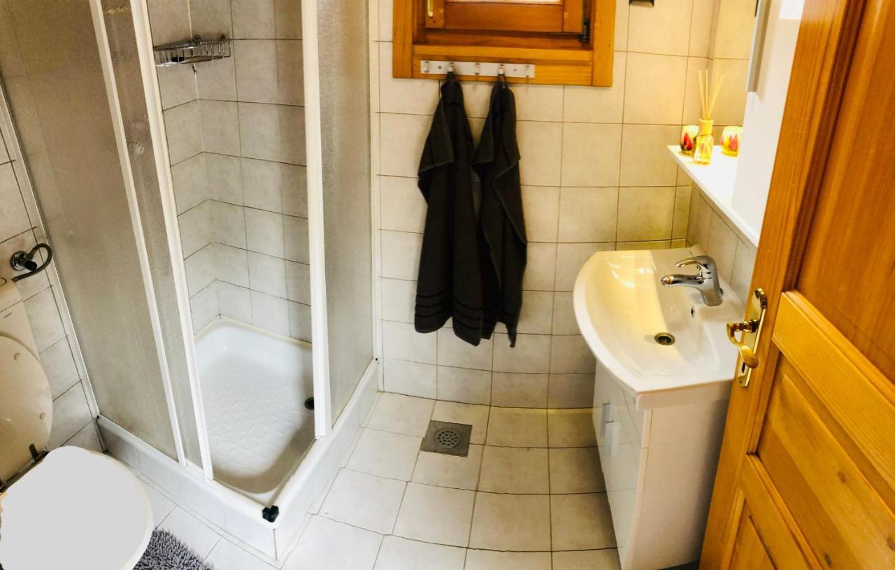 Holiday Cottage Krishtan ポドチェトルテク エクステリア 写真