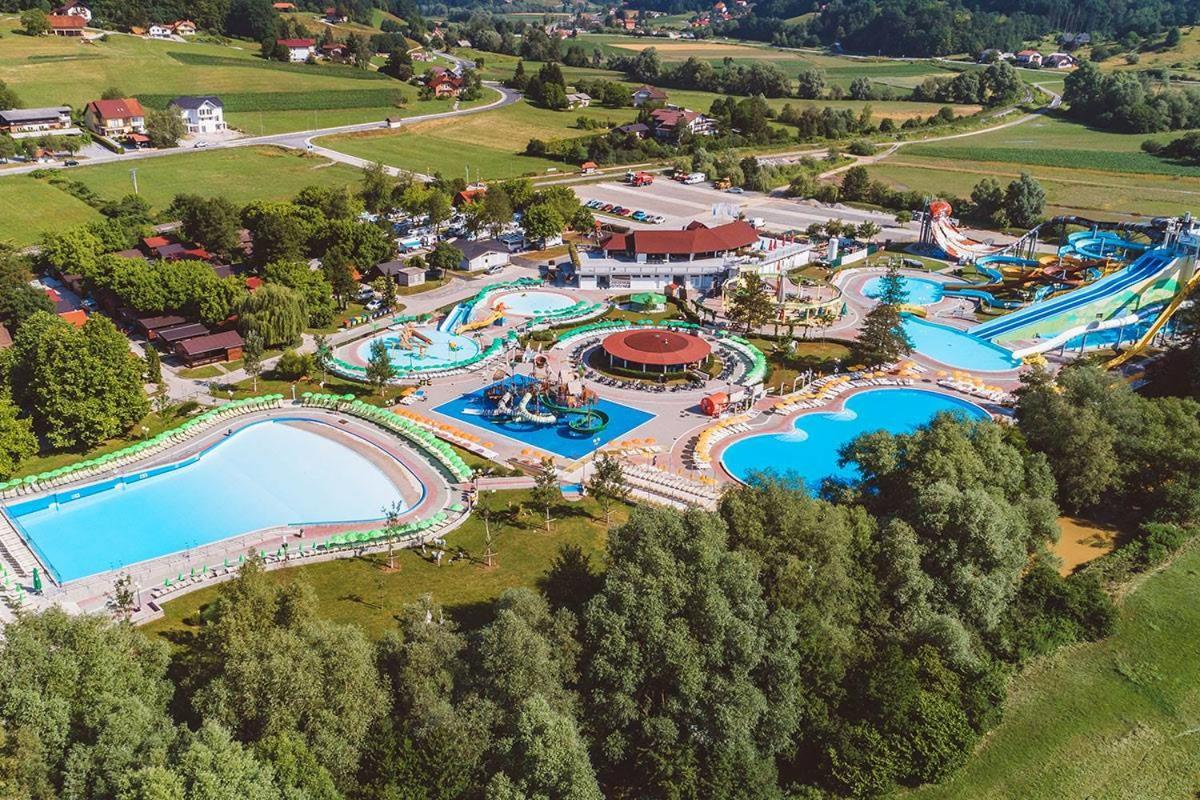 Holiday Cottage Krishtan ポドチェトルテク エクステリア 写真